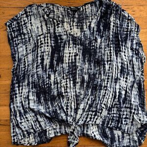 Torrid Ikat tie dye womens blue white sleeveless button down tie waist blouse 2X